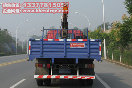 6.3噸隨車(chē)起重運(yùn)輸車(chē)圖片
