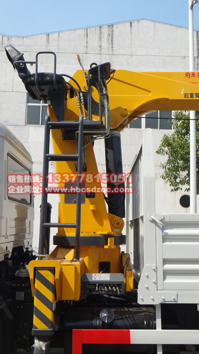 徐工8噸吊機(jī)圖片