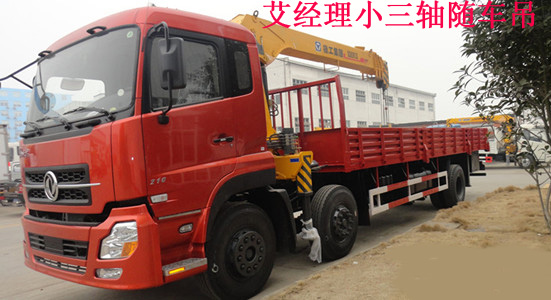 拉磚隨車(chē)吊圖片